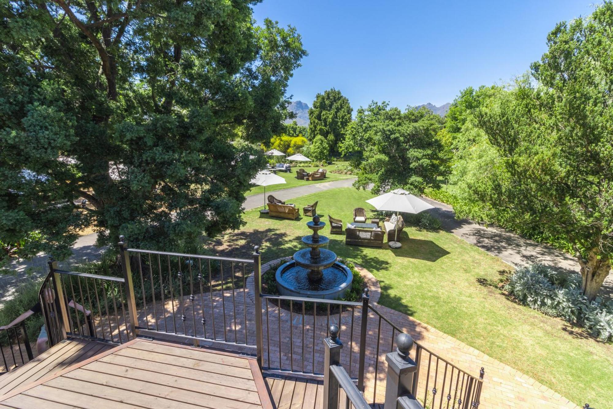 Val De Vine Hotel Stellenbosch Exterior photo