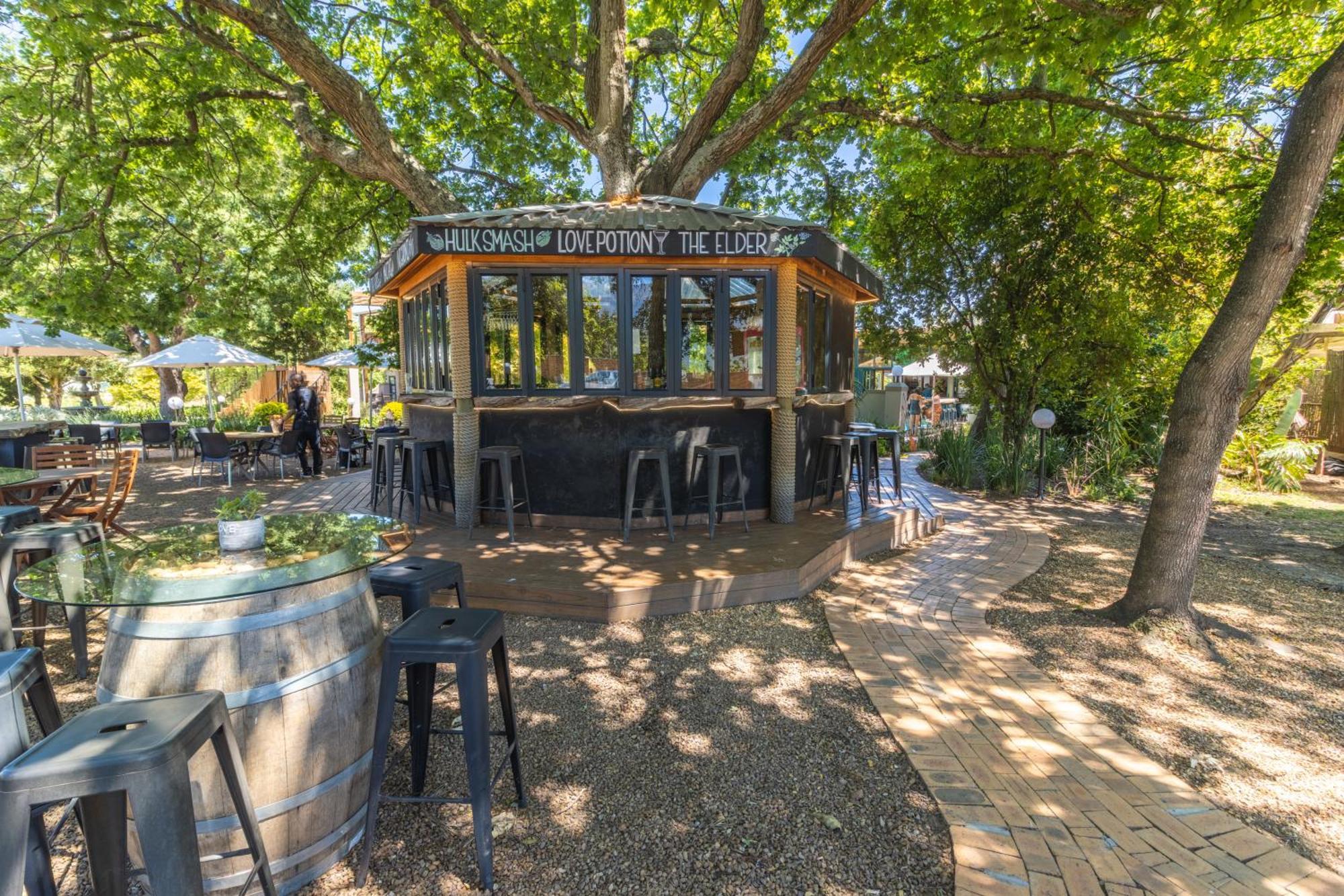 Val De Vine Hotel Stellenbosch Exterior photo