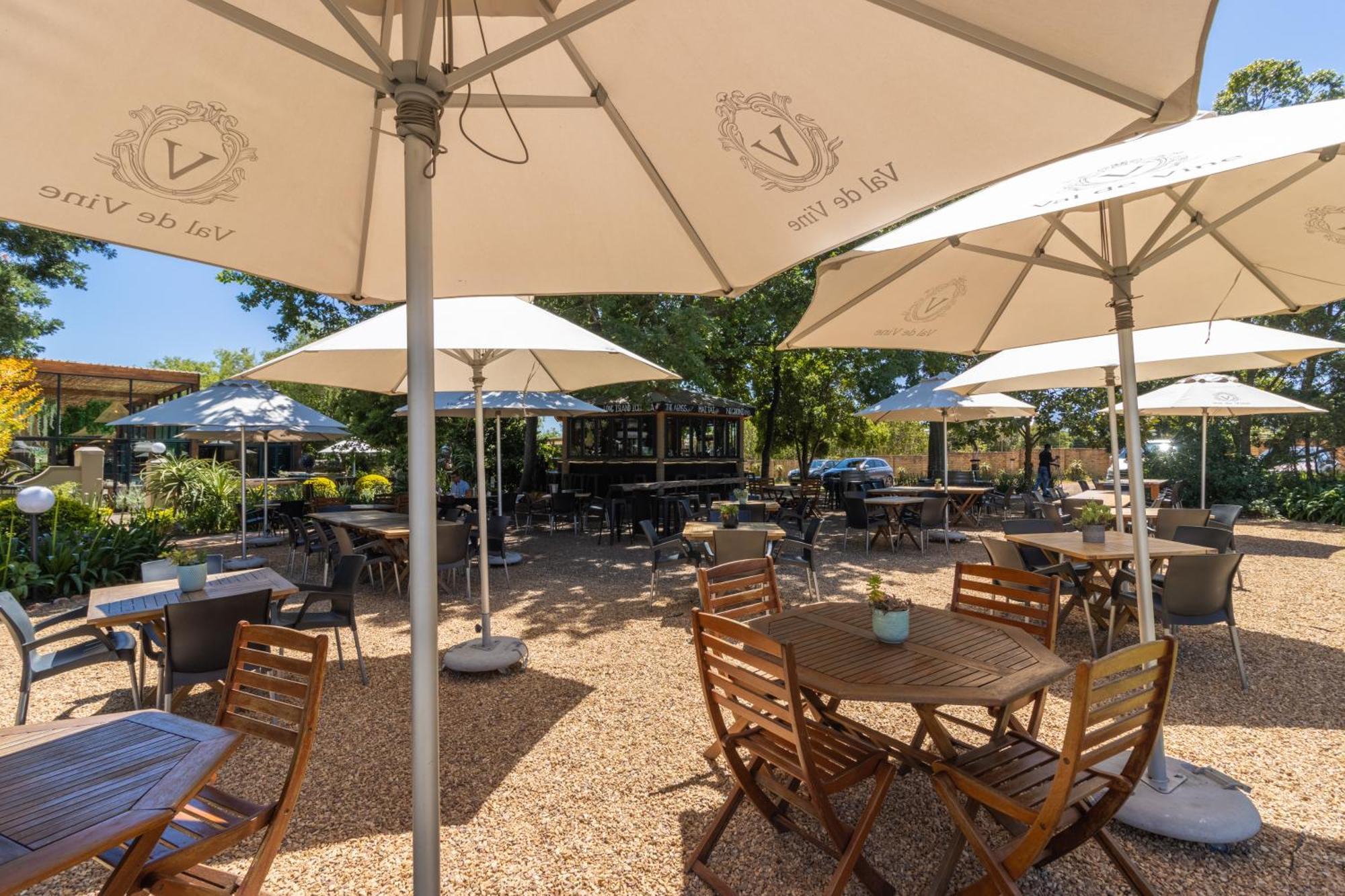 Val De Vine Hotel Stellenbosch Exterior photo